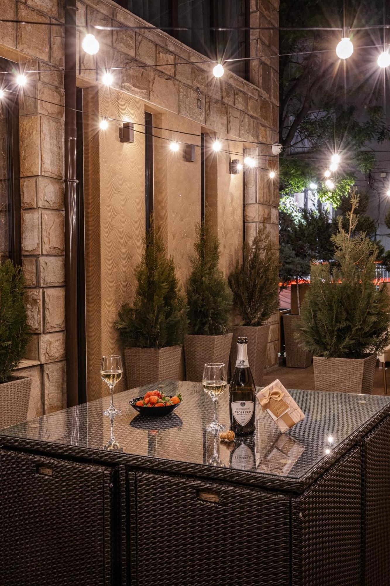 The Hidden Bank: Silver Bullet Plovdiv Exterior photo