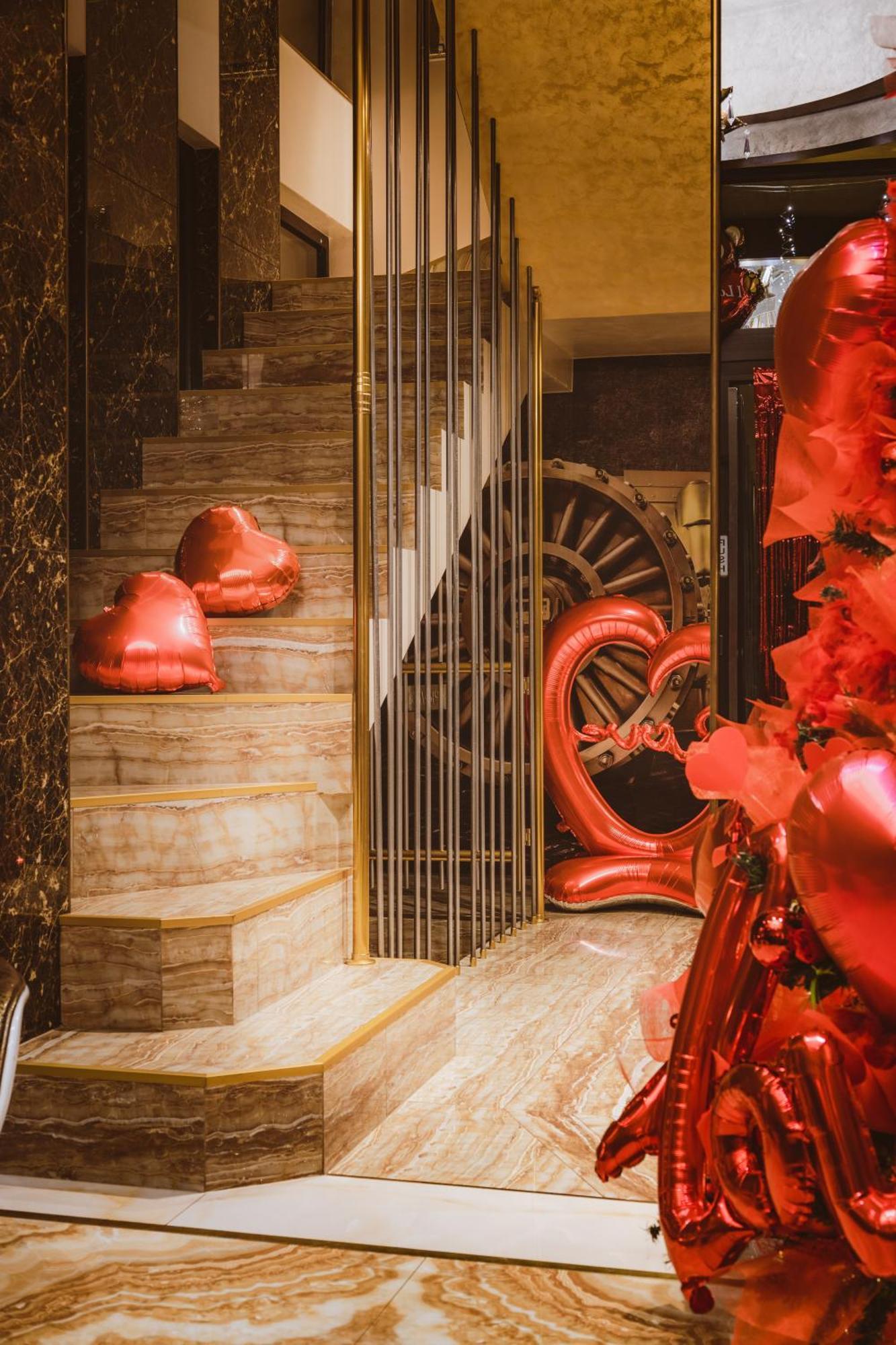 The Hidden Bank: Silver Bullet Plovdiv Exterior photo